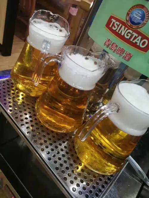 蛋黄焗阿根廷红虾手撕鸡长春这家青岛啤酒最全的店上新菜啦