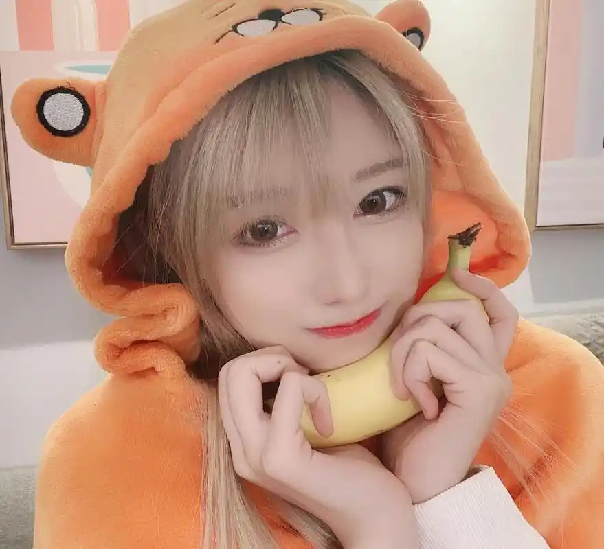 咬米又转变人设,从女网管变老板,套路这么多,难怪涨粉快