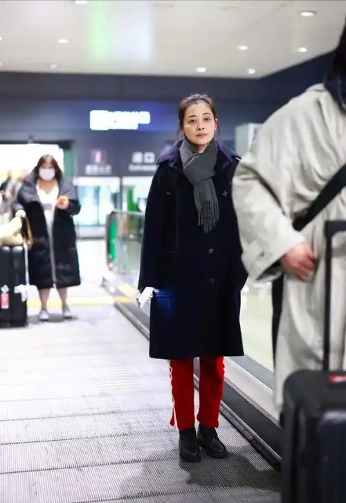 梅婷,不化妆的样子,你还认为她是大美女吗?