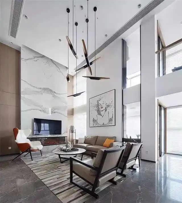 挑空客厅这样装修大而不空