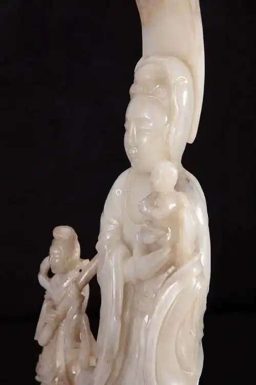 明代和田白玉送子观音