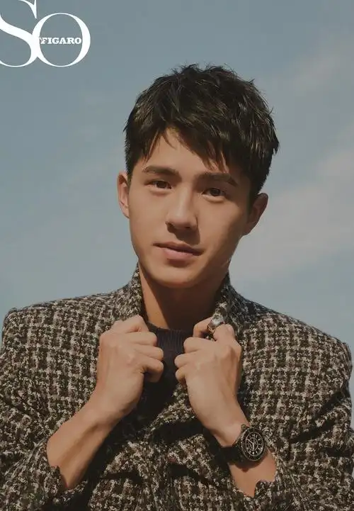 刘昊然英伦风大片曝光 最好的年纪挑战最好的自己