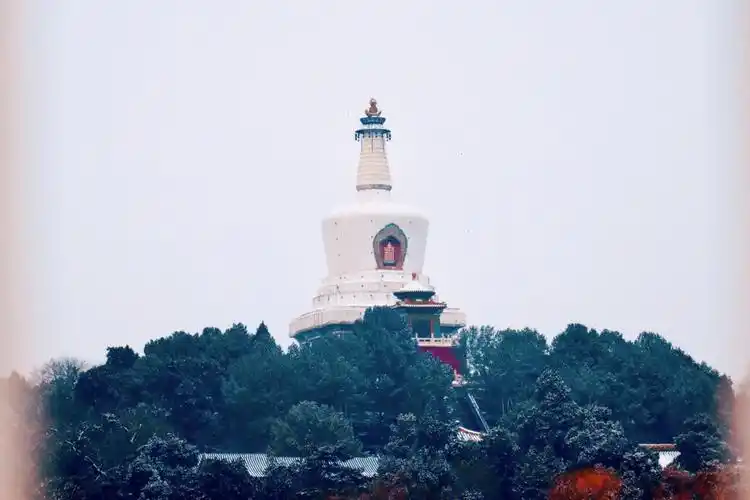 碎拍雪天北海公园白塔