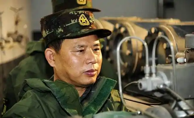 火箭军少将肺癌手术后4个月就重回导弹阵地(2)