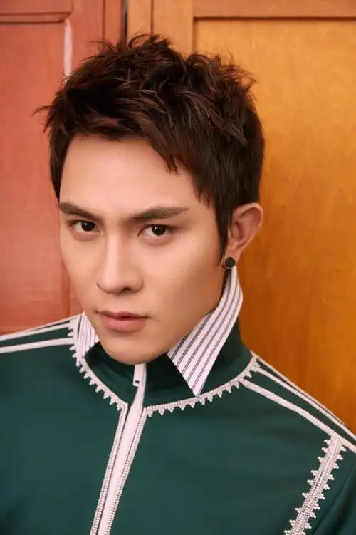 聂子皓活力运动风帅气写真图片