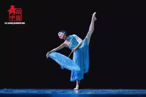 舞蹈系中职12级中国舞毕业汇报《不负韶华》精彩剧照 摄影@舞蹈中国