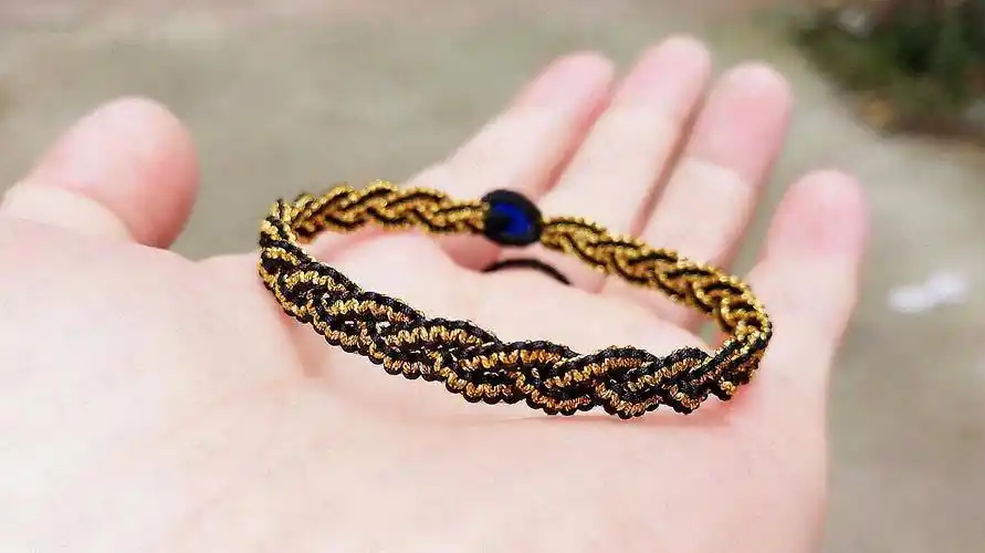 用来编头发的麻花辫也可以编手链,没有做不到,只有想不到