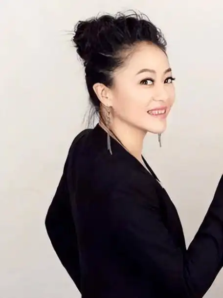 动人天籁黑鸭子演唱组合是中国最早的和声组合之一,从90年代为许多