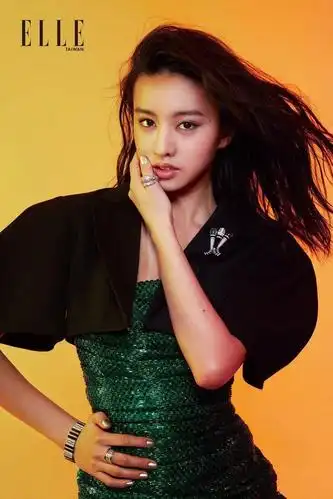 因为颜值高身材好,对很多风格都不会太挑剔.