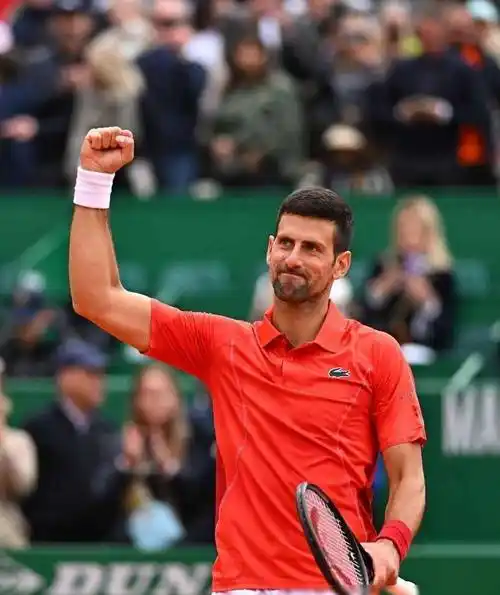 德约坦言,指挥人群互动让他平静下来,更集中注意力_德约科维奇_比赛