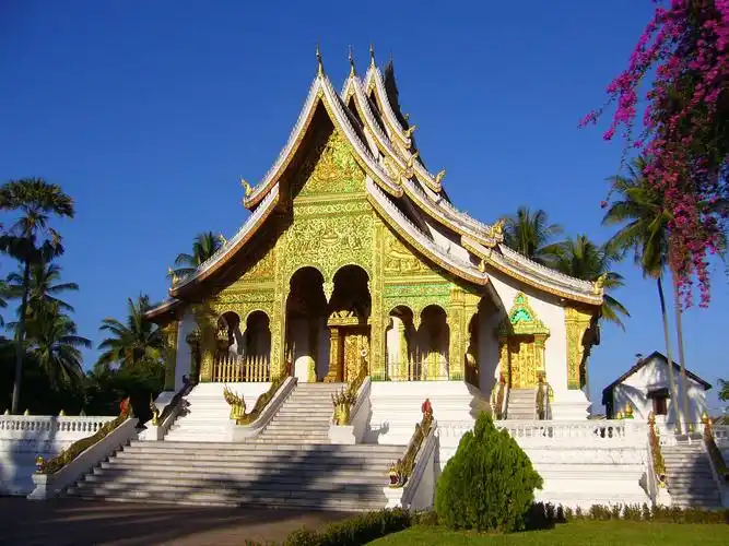 老挝 琅勃拉邦 香芒寺_高清图集_新浪网