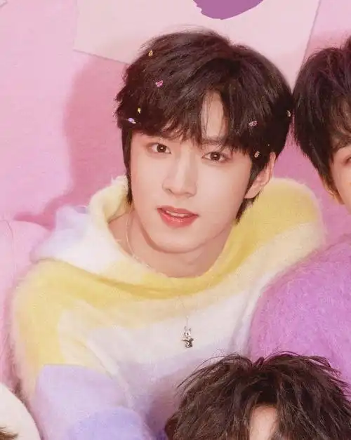 时代少年团有你的季节海报##新生代演员刘耀文