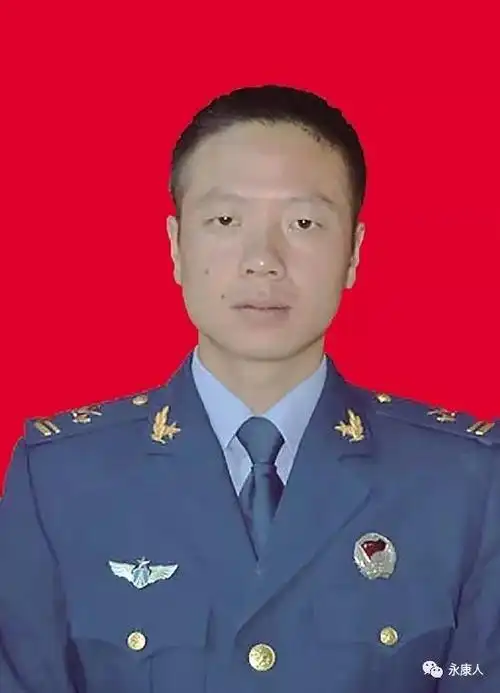 李奕宸,96715部队空军上尉军官,江南街道金胜社区人李雷震,94710部队