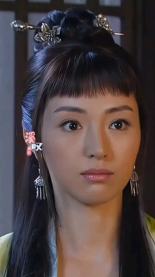 董璇的古装看上去总是那么柔情似水,落落大方!-度小视