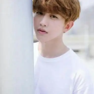 很帅又很魅力阳光真实好看帅哥头像帅气男生头像霸气又很酷成熟