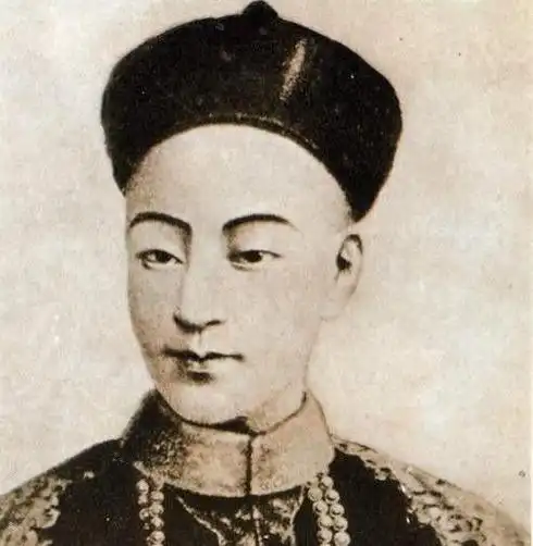 二,为什么有人说嘉庆皇帝是清朝最悲剧的皇帝?