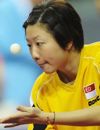 李佳薇冷静发球