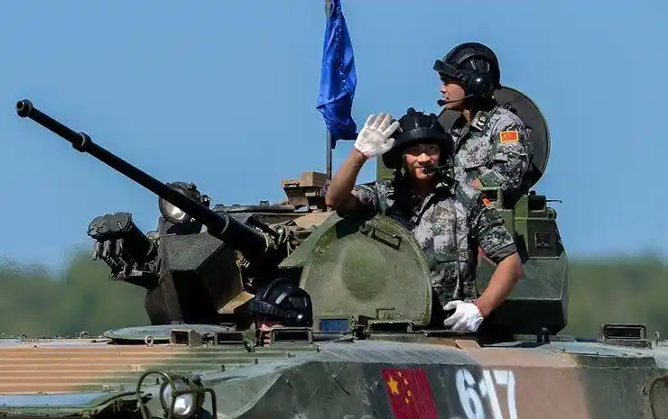 中国装甲兵在俄比赛超越装备极限 最大射程打靶-千龙网·中国首都网