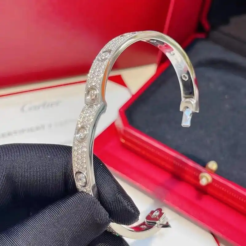 cartier卡地亚love系列满钻手镯  16号白金 cartier卡地亚love系列满