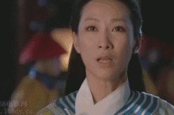 安陵容怀孕后,皇上准备封安陵容为妃,甄嬛用一碟藕粉桂花糖糕让幌上