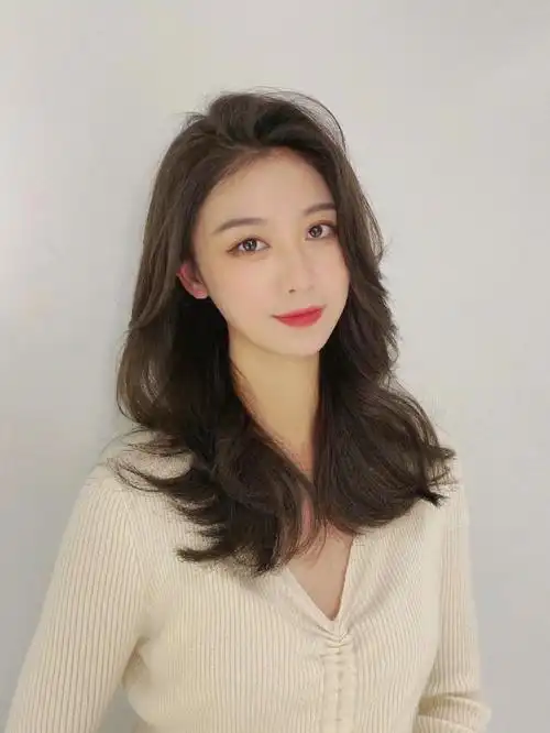 中长发烫发教科书99蓬松瘦脸免打理,气质感十足!