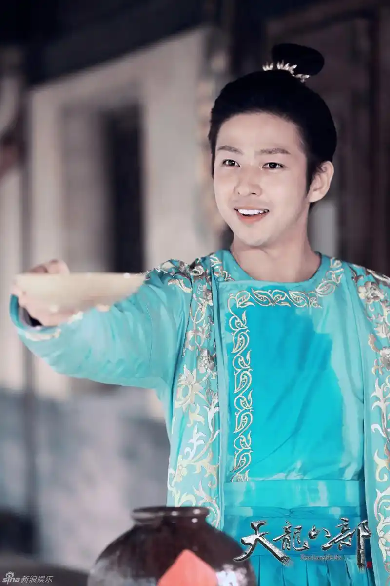 组图:《天龙八部》钟汉良金基范斗酒豪饮千碗_高清图集_新浪网