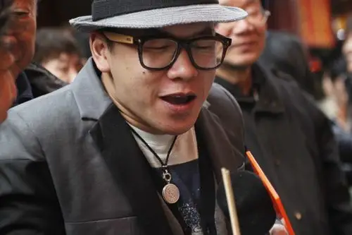 最近上海持续的雾霾天气,关在家里的心情觉得很糟糕,1月30