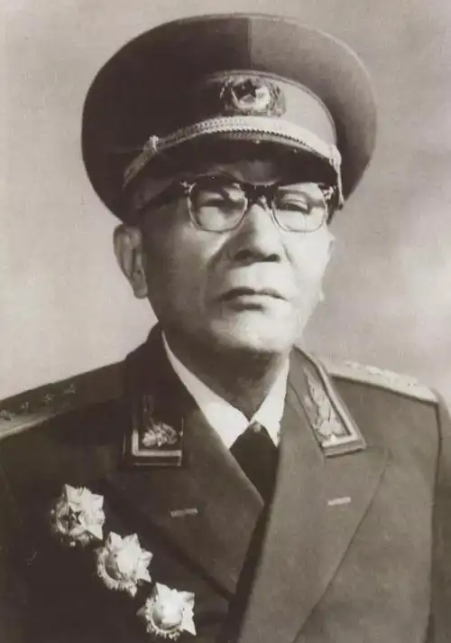 帮忙下,1980年梁兴初返回了北京,并被组织安排在北京军区赵家楼招待所