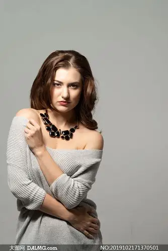 毛衣长衫美女人物写真摄影高清原片_大图网图片素材