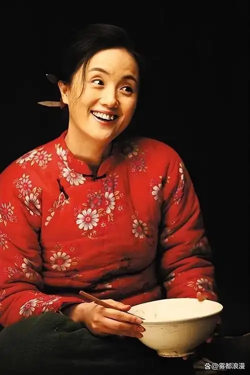 而辛柏青的妻子朱媛媛也是个不错的