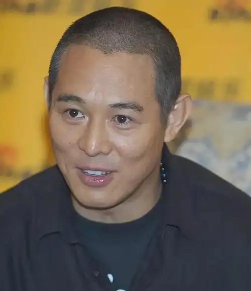 李连杰今年60岁,早已到古稀之年,这个年龄对于大多数人来说应该就是