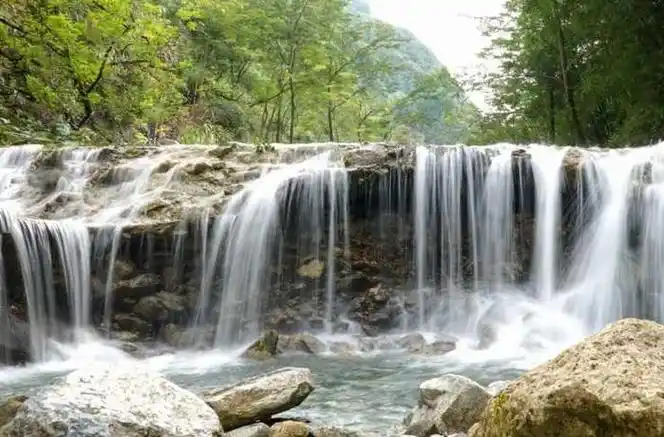 "吾州之山水名天下"有道是山水与人文辉映其中不乏描述阳山秀美山水的