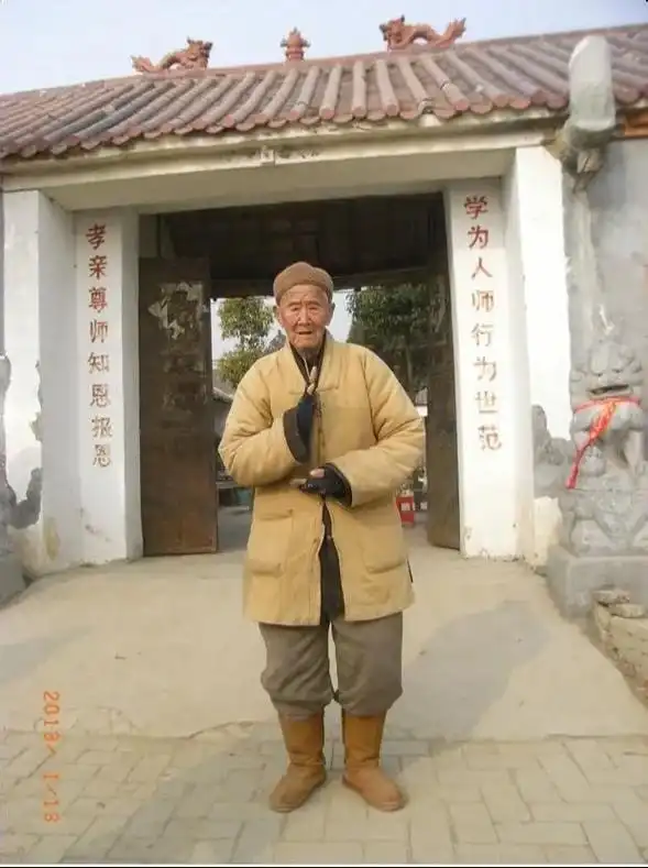 海贤老和尚,20岁出家,一句佛号念了93年,113岁往生预知 - 抖音