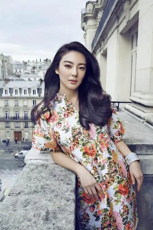 娱乐圈中相貌美的5大八零后女星:刘诗诗张雨绮上榜,谁更美貌?