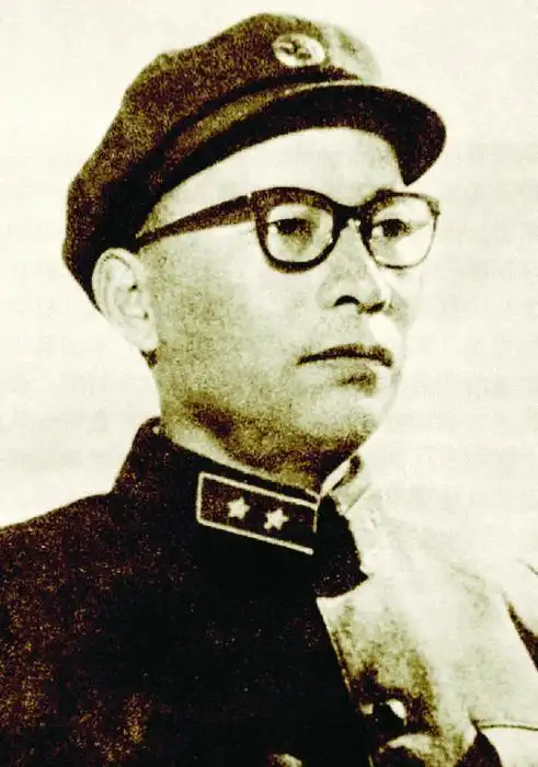 山东开国将军英姿雄发,功标青史!