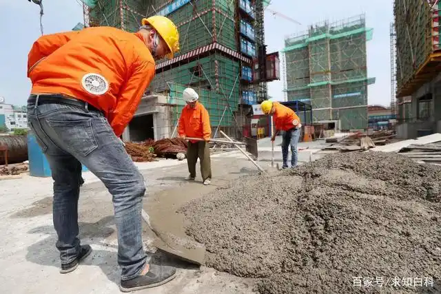 黑科技"空调衣"现身工地?建筑工人们穿上清凉一夏