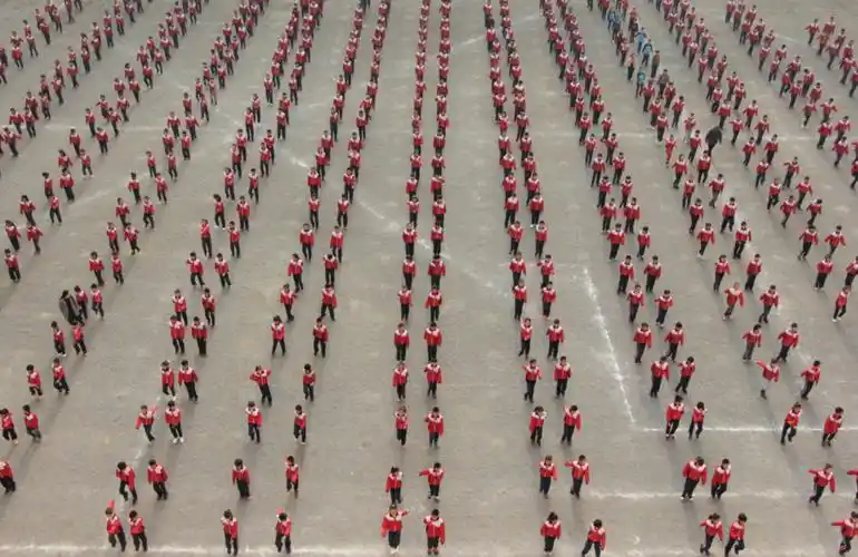 抓队列,树校风,强体魄 ——辉南镇中心校队形队列比赛圆满成功