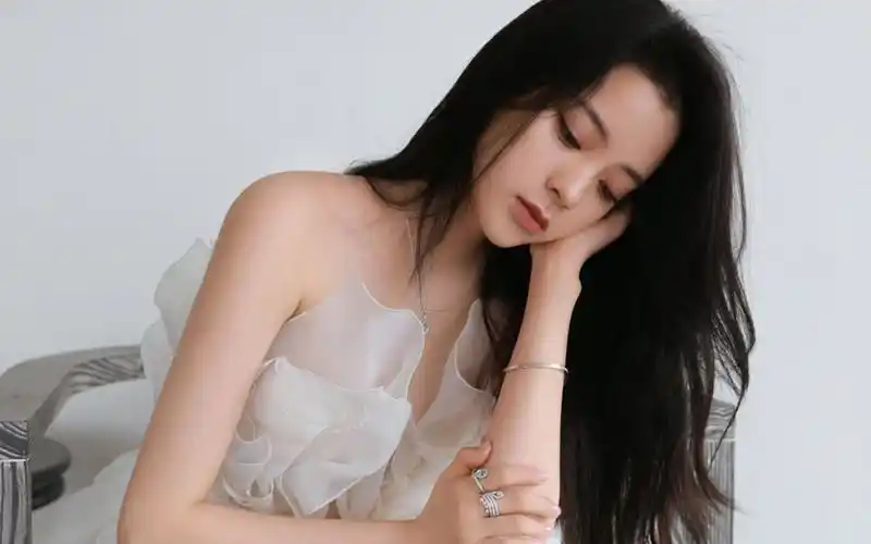 欧阳娜娜白裙写真图片 - 芒果xo