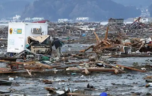高清组图:日本大地震惨状