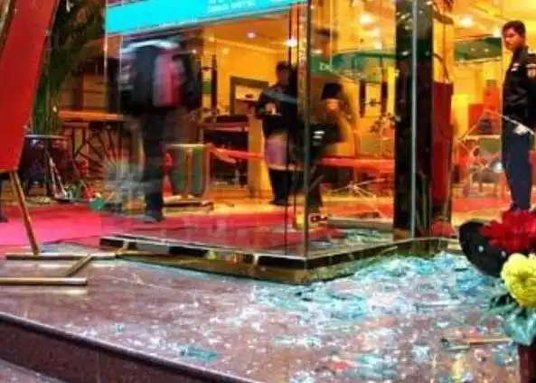 石家庄军长事件是真的吗打碎杯子被敲诈怒砸四星级酒店