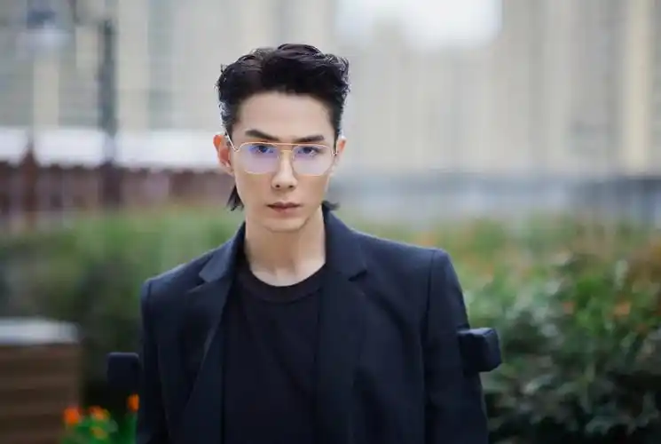 天上飞|李承铉|奶爸_新浪新闻