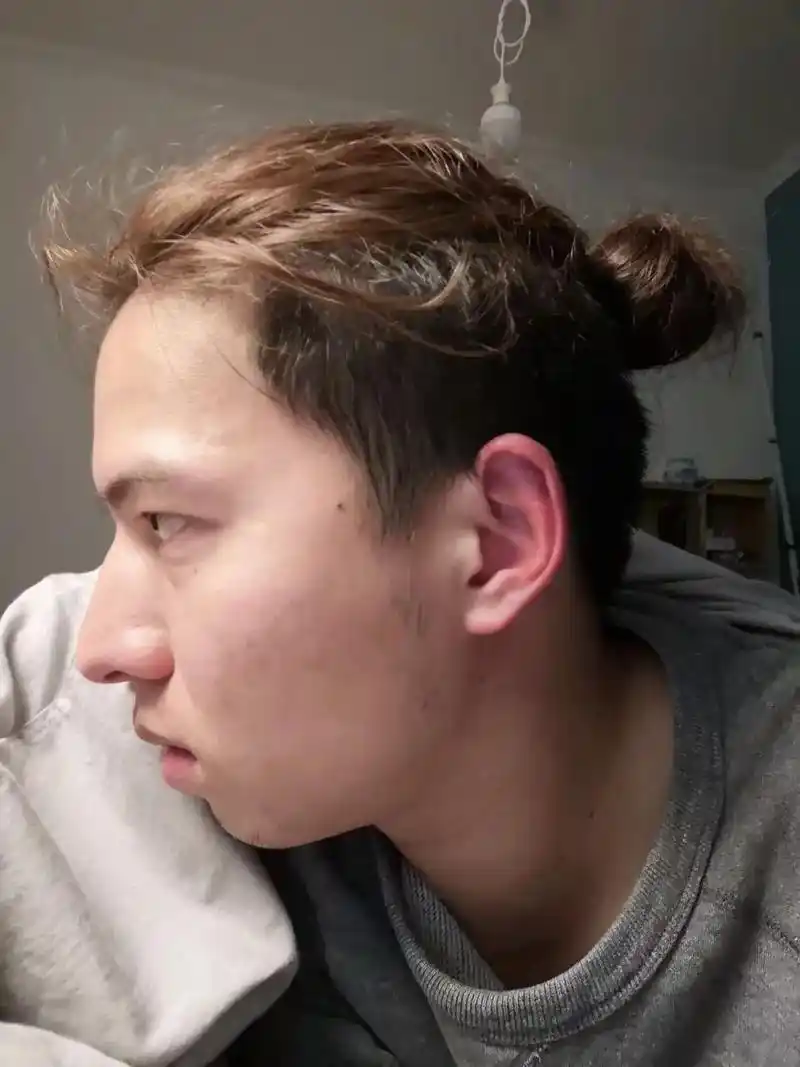 27岁的年纪还适合再留长发扎小辫子么#头型得支棱起来 #男生 - 抖音