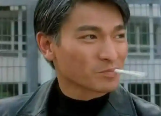 刘德华叼烟那就是一个字"帅",单单是颜值就已经很逆天了.