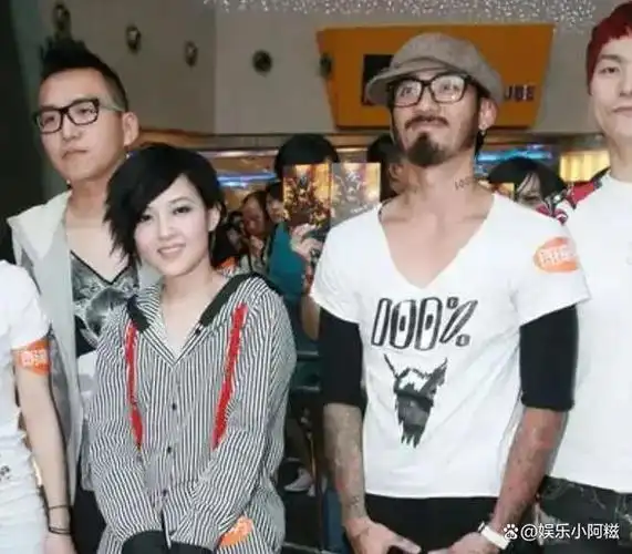 渐渐地,范晓萱与那些不看好他们的朋友疏远了.