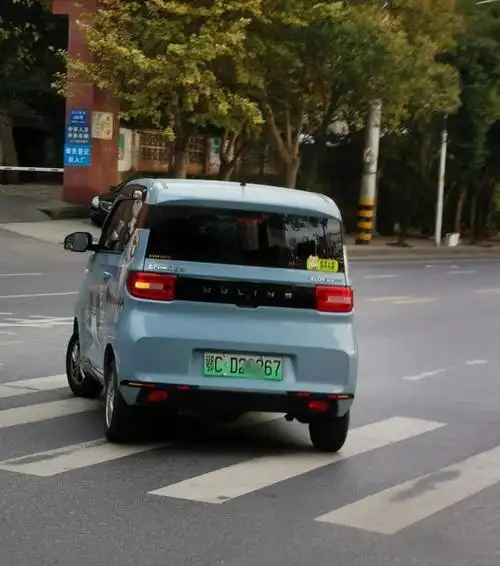 五菱汽车小车_五菱柴油版10万左右