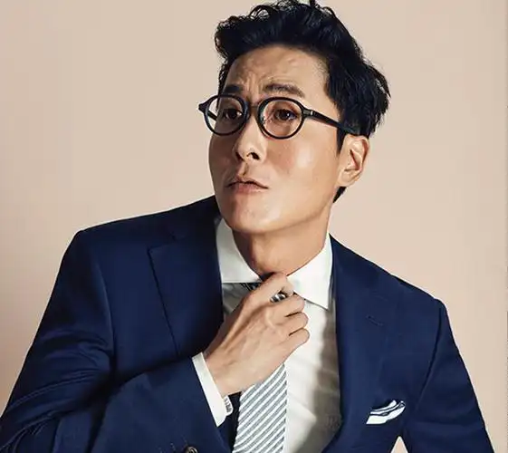 金柱赫(1972年10月3日——2017年10月30日),出生于韩国首尔.韩国演员.