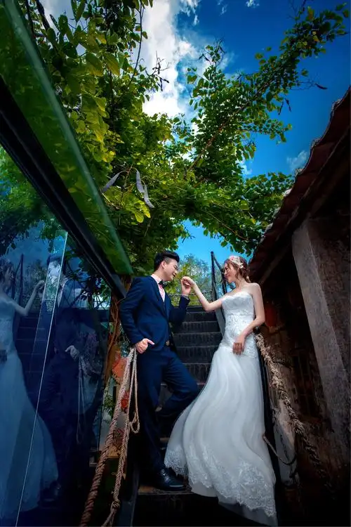 雷州时尚嫁衣婚纱摄影原创作品:复古森林系婚纱主题《森之恋》