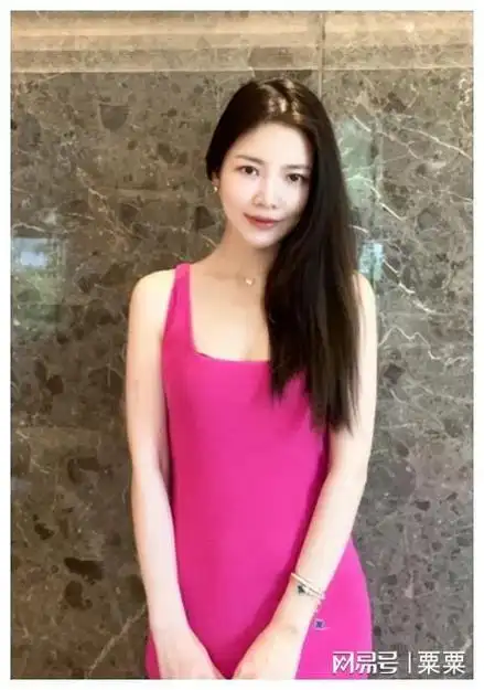 杜淳老婆被烫伤后续第二天就开始带货伤痕明显回应网友