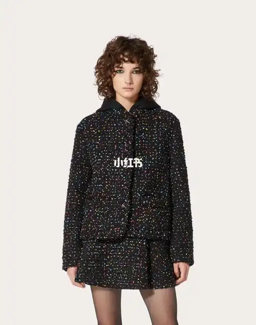 华伦天奴小香风外套 #经典粗花呢面料 #经典铆钉元素 #孙艺珍同款