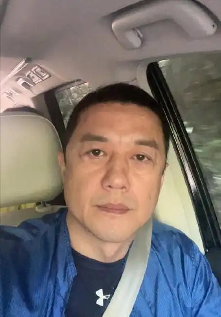 李亚鹏又迎坏消息!前合作伙伴爆黑料,诸多聊天记录曝光信息量大